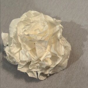 Cream Vintage-Inspired Brooch with Floral Design